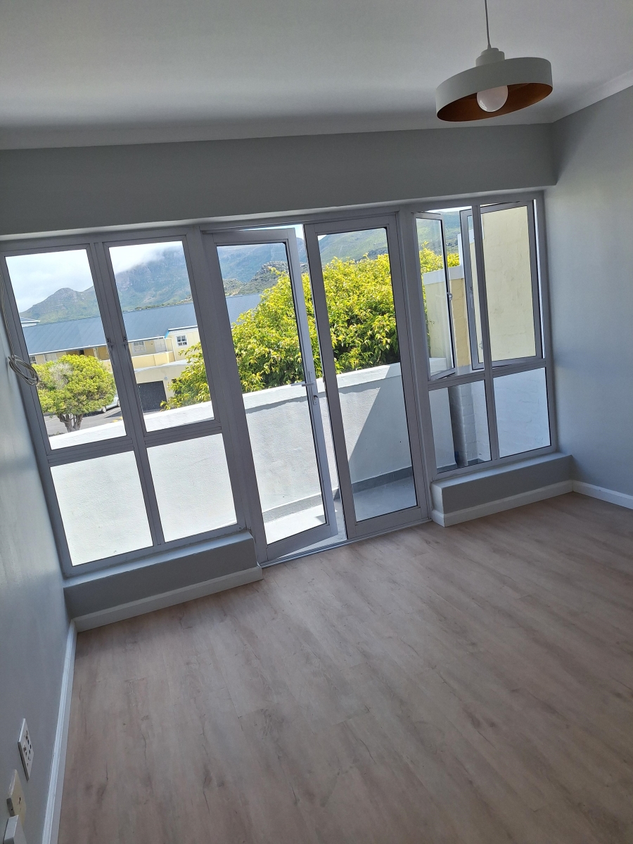 To Let 2 Bedroom Property for Rent in Fish Hoek Western Cape